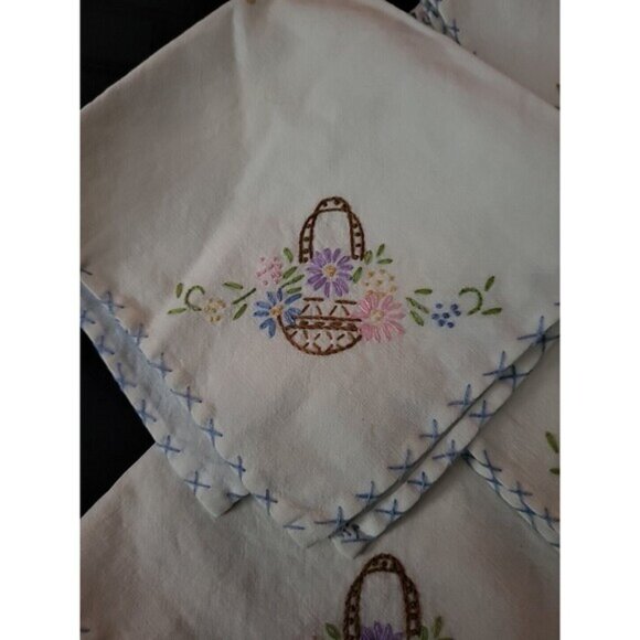 Set Of 5 Vintage hand embroidered Napkins/Hankerchief - Picture 2 of 11